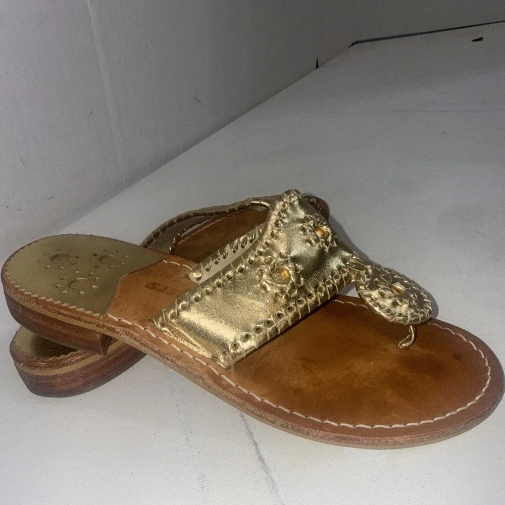 Jack Rogers Gold Leather Preppy Medallion Old Money Sandals USA Women's Size 4